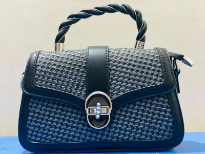 Trendy & Elegant Women’s Handbag